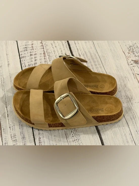 Bjorndal Womens Courtney Slide Shoes Size 10M Beige Double Straps Big Buckle - Picture 3 of 5